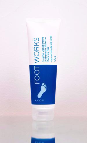 FOOT WORKS CREME DESODORANTE HIDRATANTE NOTURNO PARA OS PES 051069 AVON