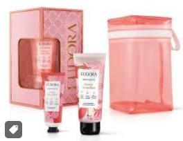 PRESENTE EUDORA INSTANCE FRUTAS VERMELHAS 3 ITENS: 1 CREME MAOS 30G+ 1 HIDRATANTE CORPORAL 75ml+ 1 necessaire 566150 Eudora